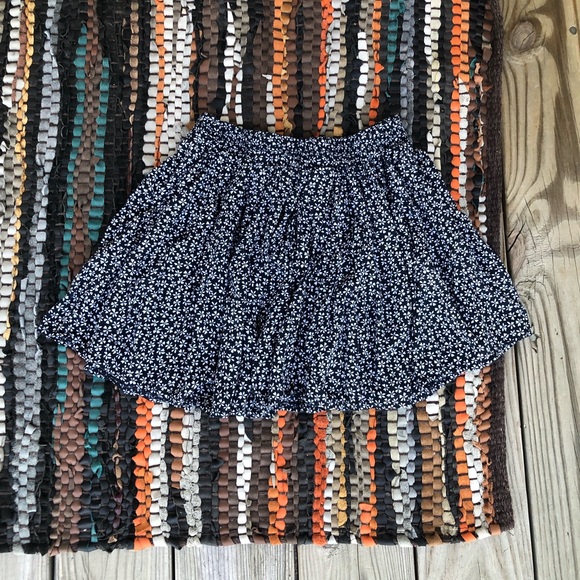 2 Mini Flare Skirts Bundle - Picture 5 of 12